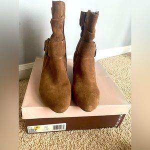 Bandolino never worn